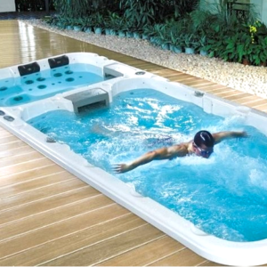 Jacuzzi dans le jardin