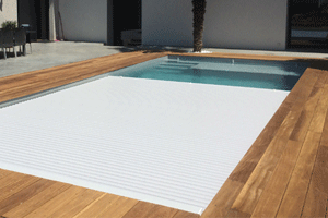 volet de piscine immergé