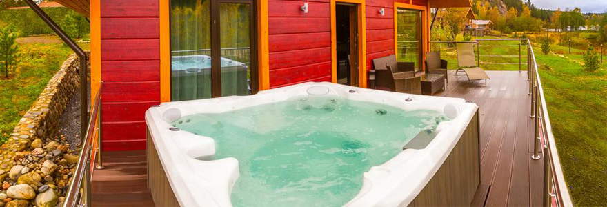 jacuzzi extérieur en bois