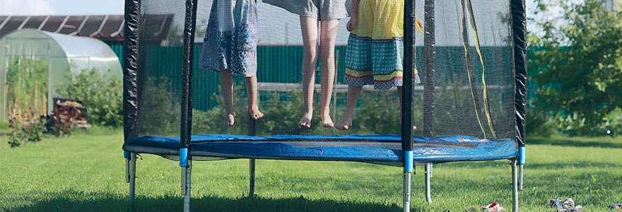 Installer un trampoline de jardin